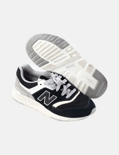 New Balance Deportiva negra básica