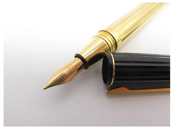 PLUMA ST DUPONT SAINT GERMAIN 461004 A CARTUCHOS DE PLUMA CHAPADOS EN ORO Dorado 