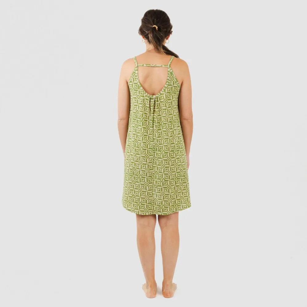 Vestido corto tirantes crepe Corinto verde hierba