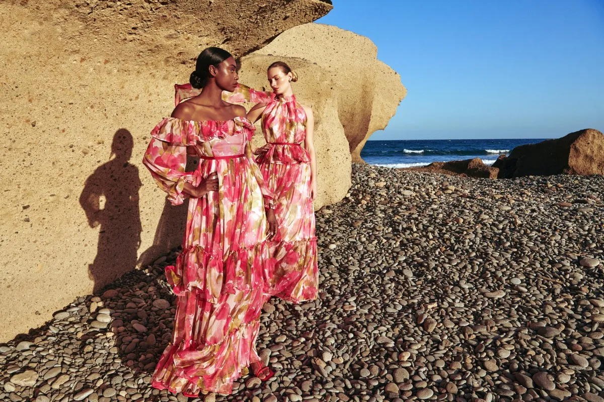 Vestido largo gasa estampado flores rojas  manga larga El Salto