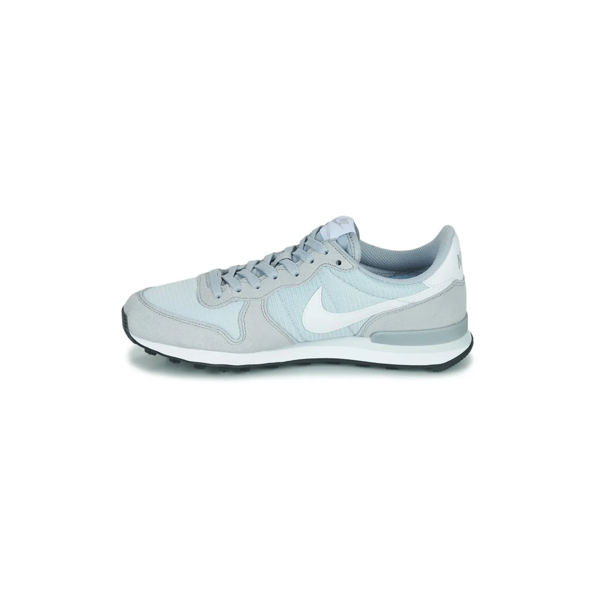 W NIKE INTERNATIONALIST